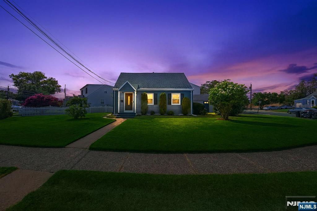 179 Hillman Drive,Elmwood Park, NJ 07407