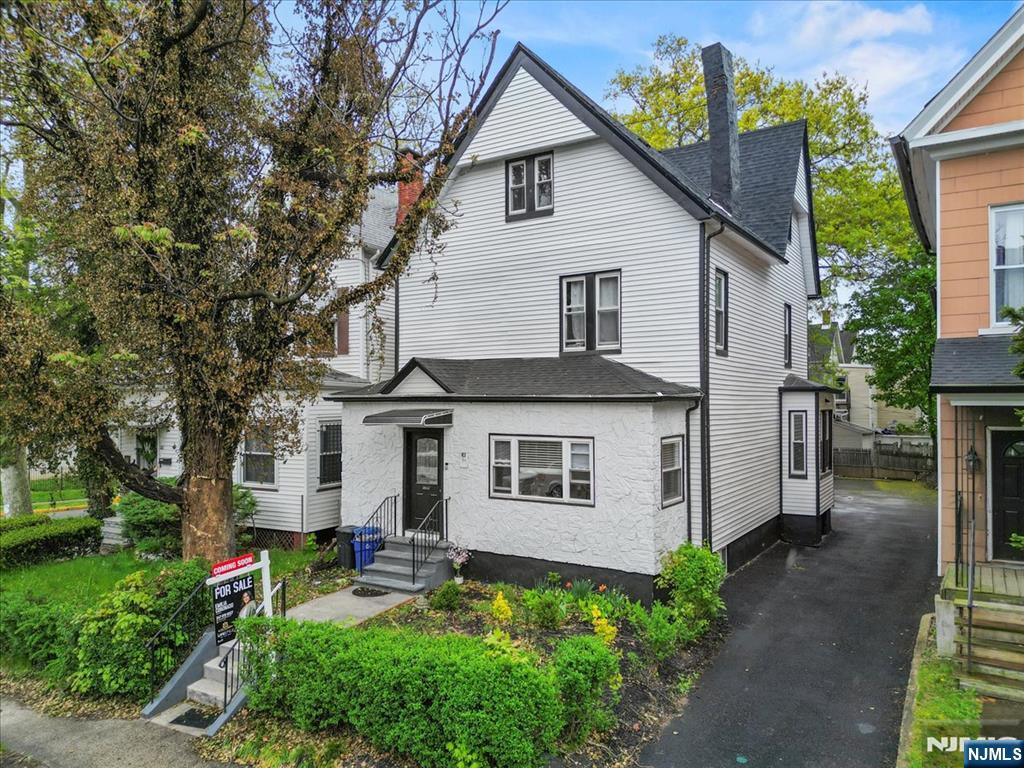 104 Hollywood Avenue,East Orange, NJ 07018