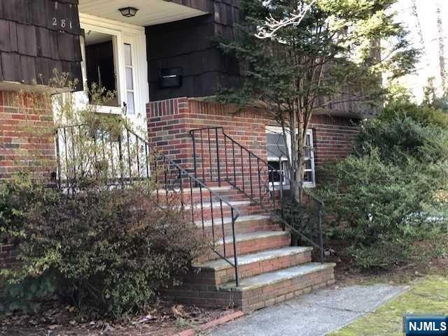 281 Henry Street,Paramus, NJ 07652