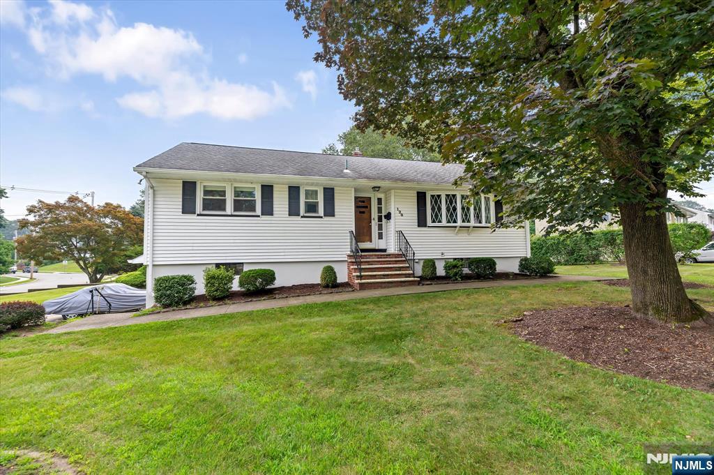 120 Knolls Road,Bloomingdale, NJ 07403