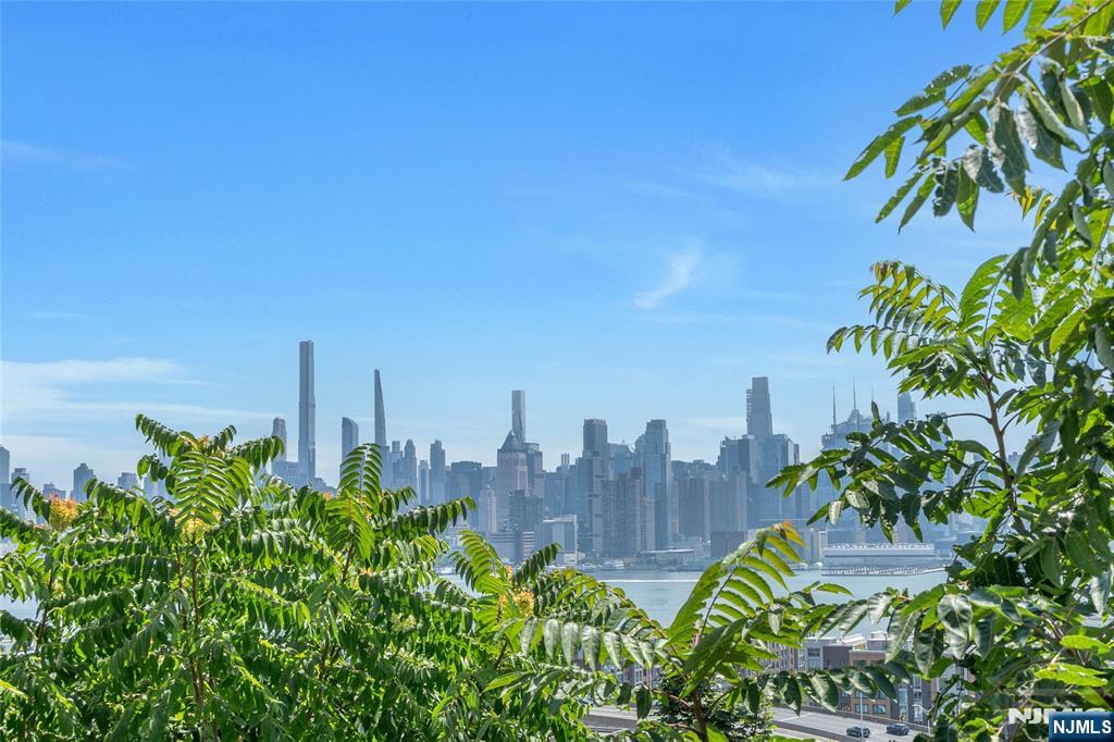 55 Hackensack Plk Road,Weehawken, NJ 07086