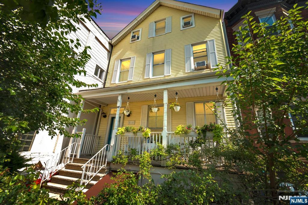 564 Hudson Avenue,Weehawken, NJ 07086