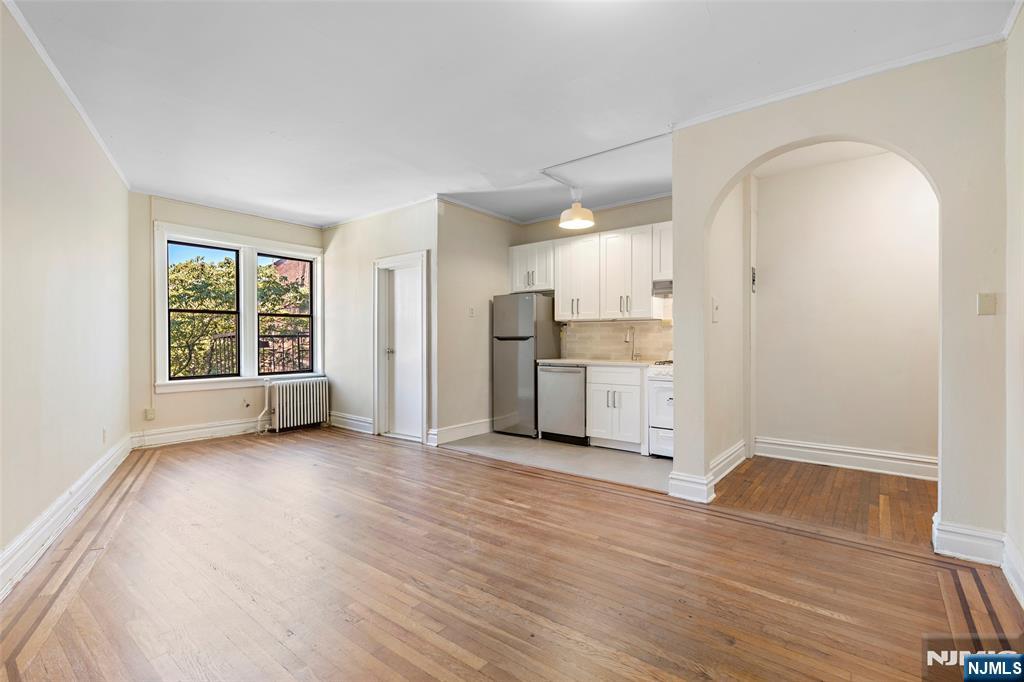 821 Bergen Avenue,Jersey City, NJ 07306