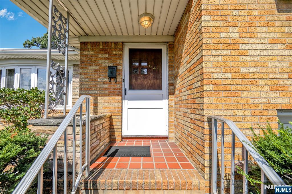 541 Hilltop Terrace,Cliffside Park, NJ 07010