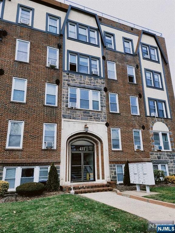 411 Highland Avenue,Palisades Park, NJ 07650