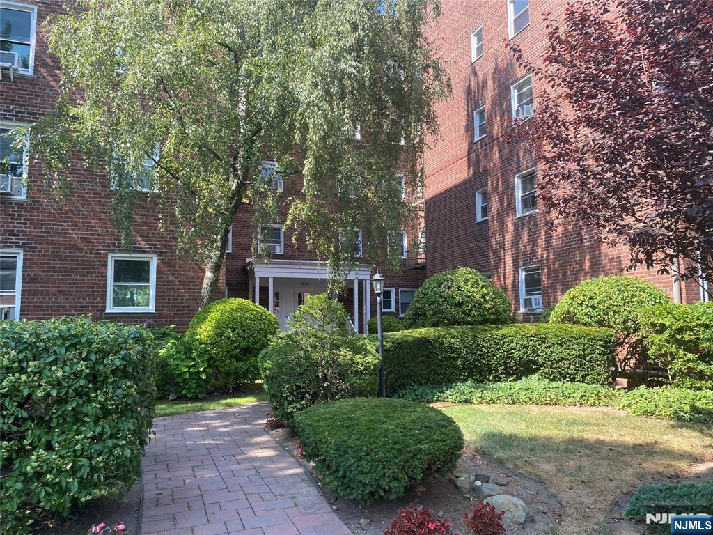 328 Plaza Bridge,Fort Lee, NJ 07024