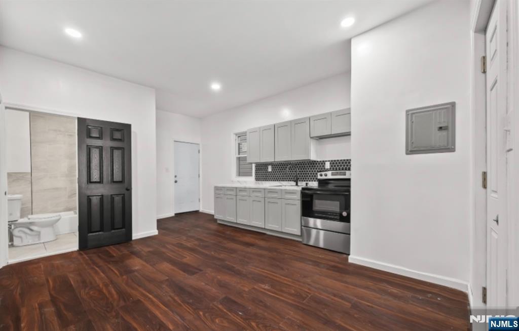 67 Mercer ,Paterson, NJ 07524