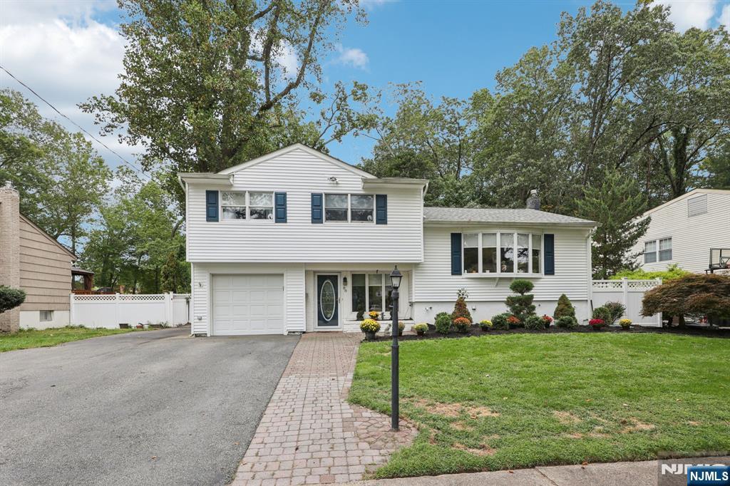88 Hill Court,Pompton Lakes, NJ 07442