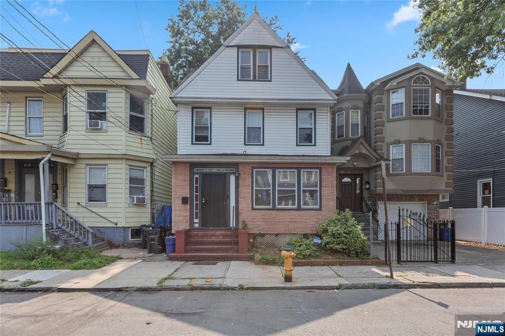 42 Mead Street,Newark, NJ 07106