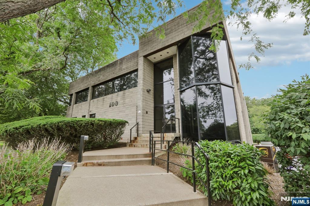 100 Union Avenue,Cresskill, NJ 07626