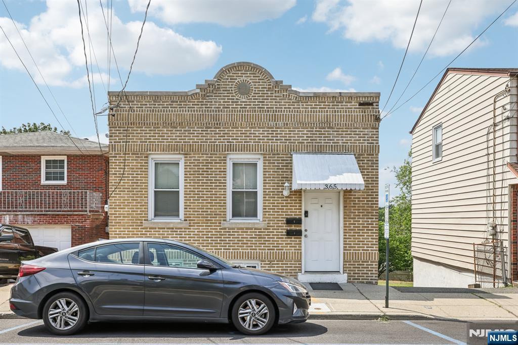 363 Macarthur Avenue,Garfield, NJ 07026