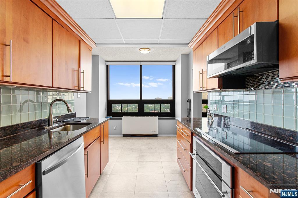 800 Palisade Avenue,Fort Lee, NJ 07024