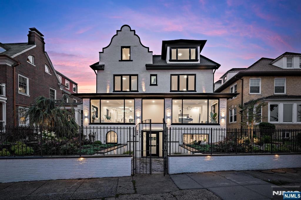 829 Boulevard East ,Weehawken, NJ 07086