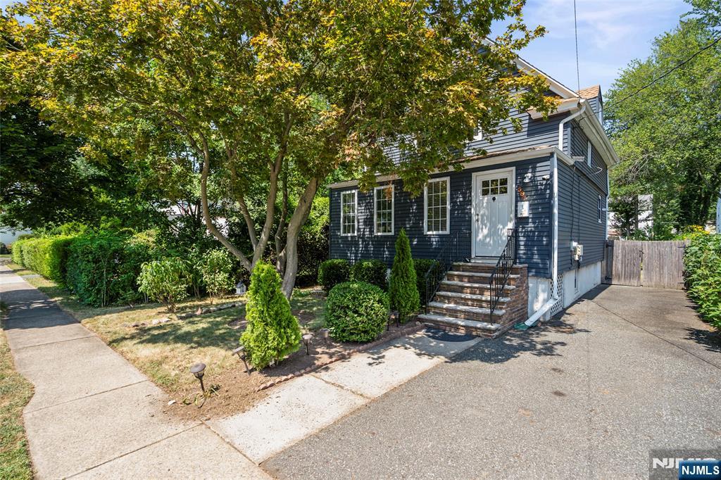 587 Kenwood Place,Teaneck, NJ 07666