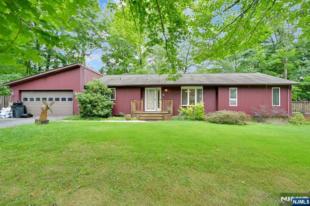 6 Dunham Road,West Milford, NJ 07421