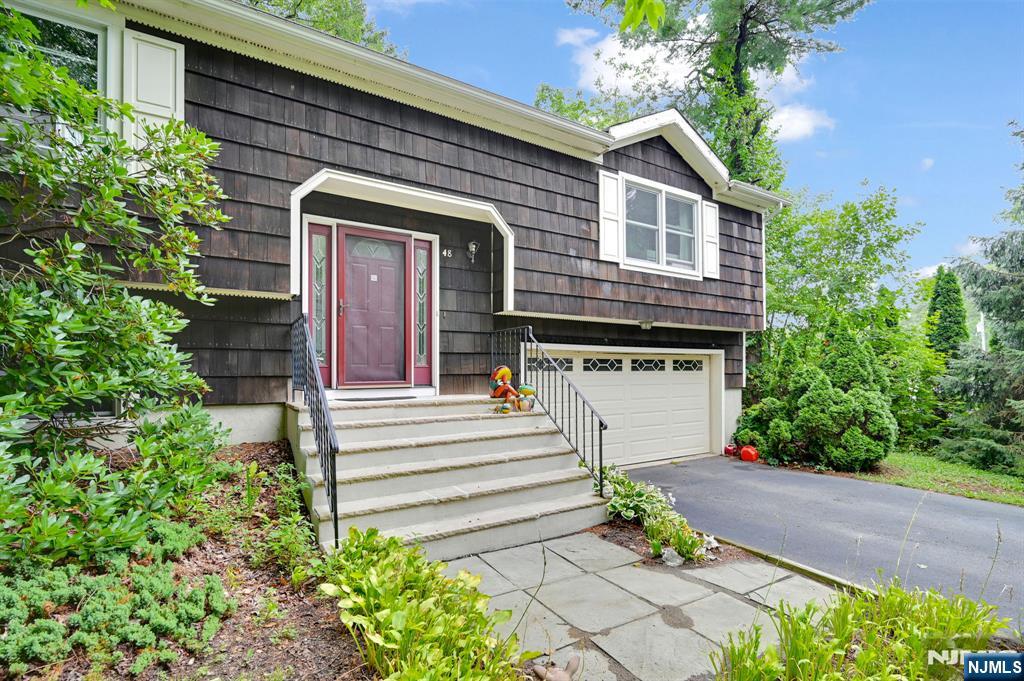 48 Bayonne Drive,West Milford, NJ 07421