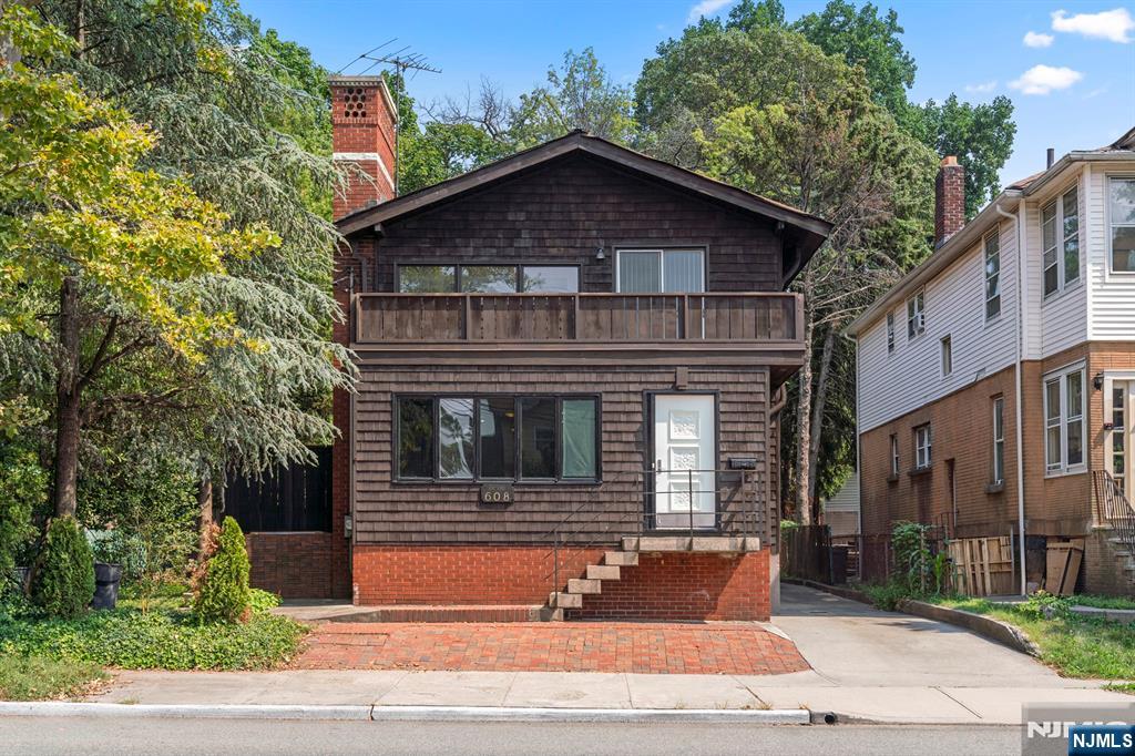 608 Bergen Boulevard,Ridgefield, NJ 07657