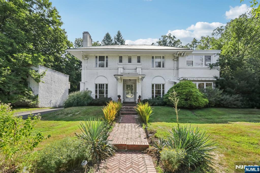 299 Ridgewood Avenue,Glen Ridge, NJ 07028
