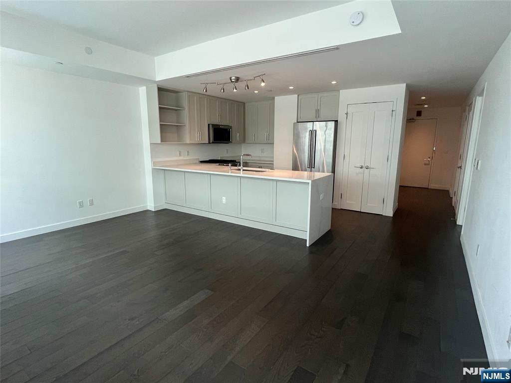800 Ave At Port Imperial ,Weehawken, NJ 07086