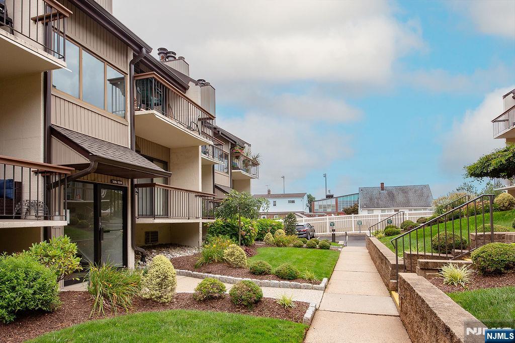 302 Hackensack Street,Wood Ridge, NJ 07075