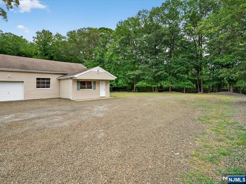 541 Commerce Street,Franklin Lakes, NJ 07417