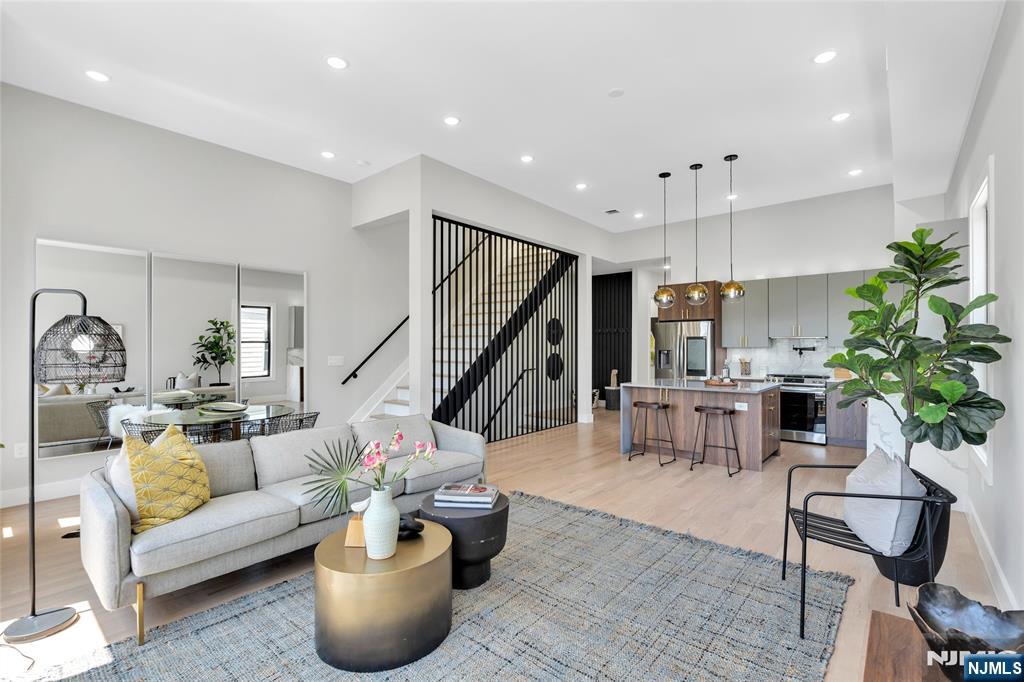 134 Manhattan Avenue,Jersey City, NJ 07307