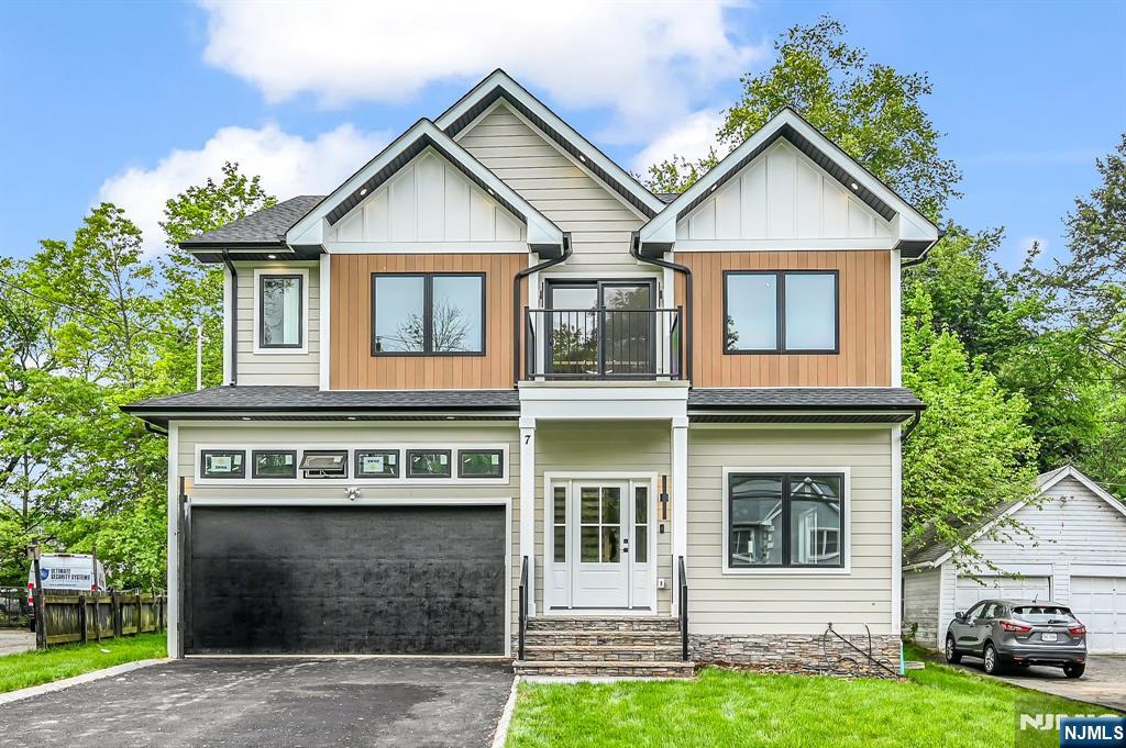 7 Royal Avenue,Livingston, NJ 07039