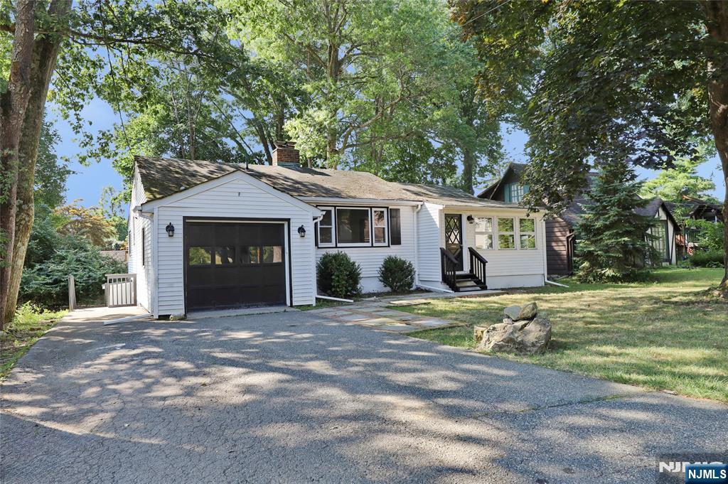 32 Heighwood Trail,Sparta, NJ 07871