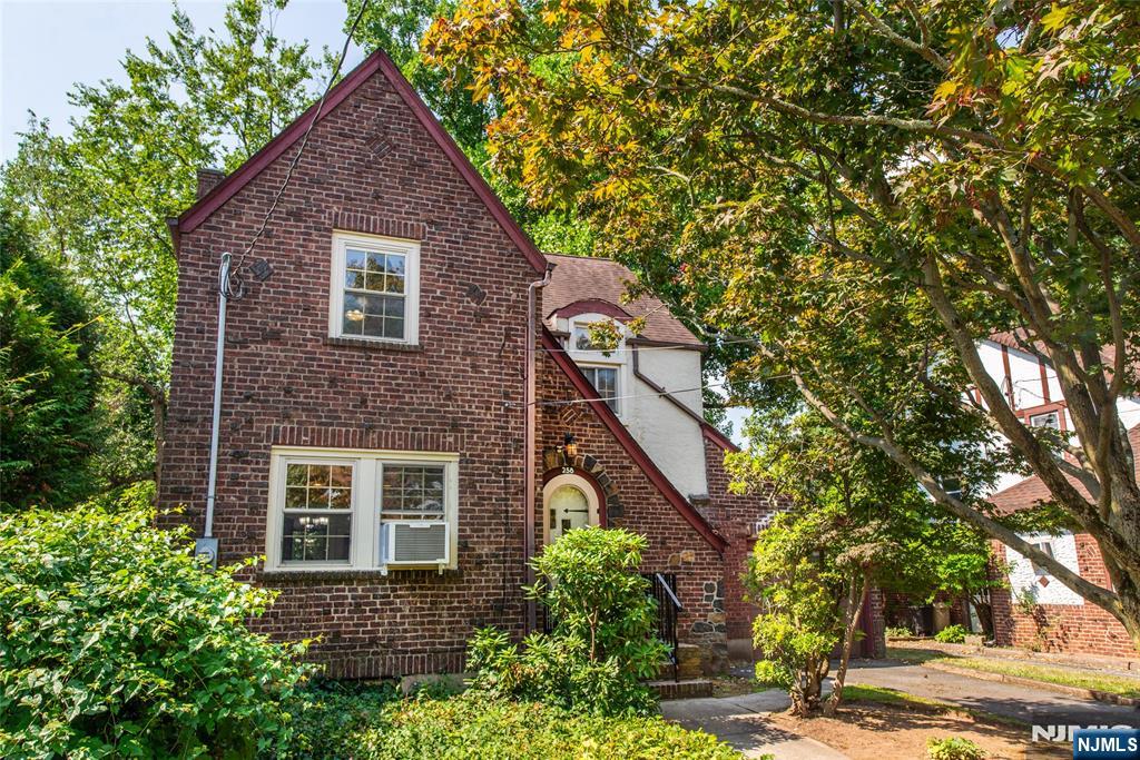 258 Griggs Avenue,Teaneck, NJ 07666