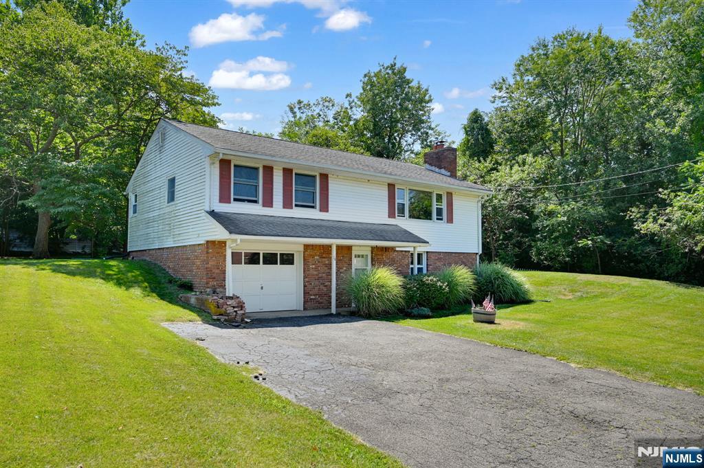 14 Lincoln Avenue,West Milford, NJ 07480
