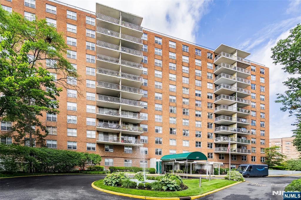 301 Beech Street,Hackensack, NJ 07601
