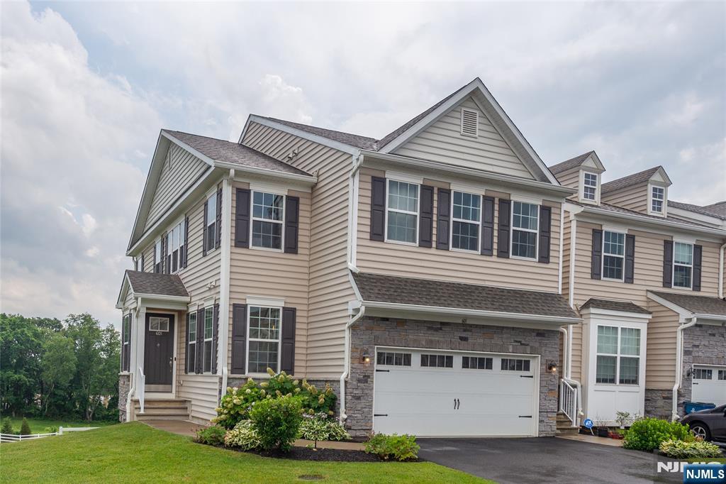 601 Charleston Drive,Jamesburg, NJ 08831