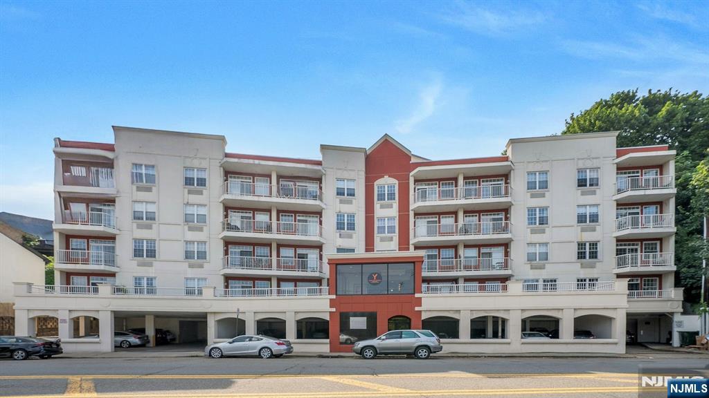 1100 River Road,Edgewater, NJ 07020