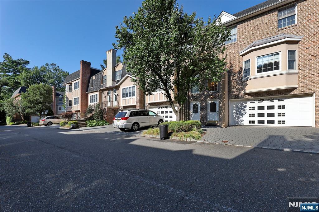 137 Stonegate Trail,Cresskill, NJ 07626