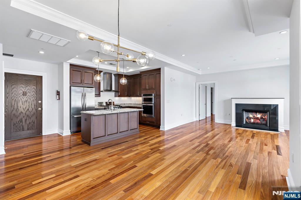 250 Henley Place,Weehawken, NJ 07086