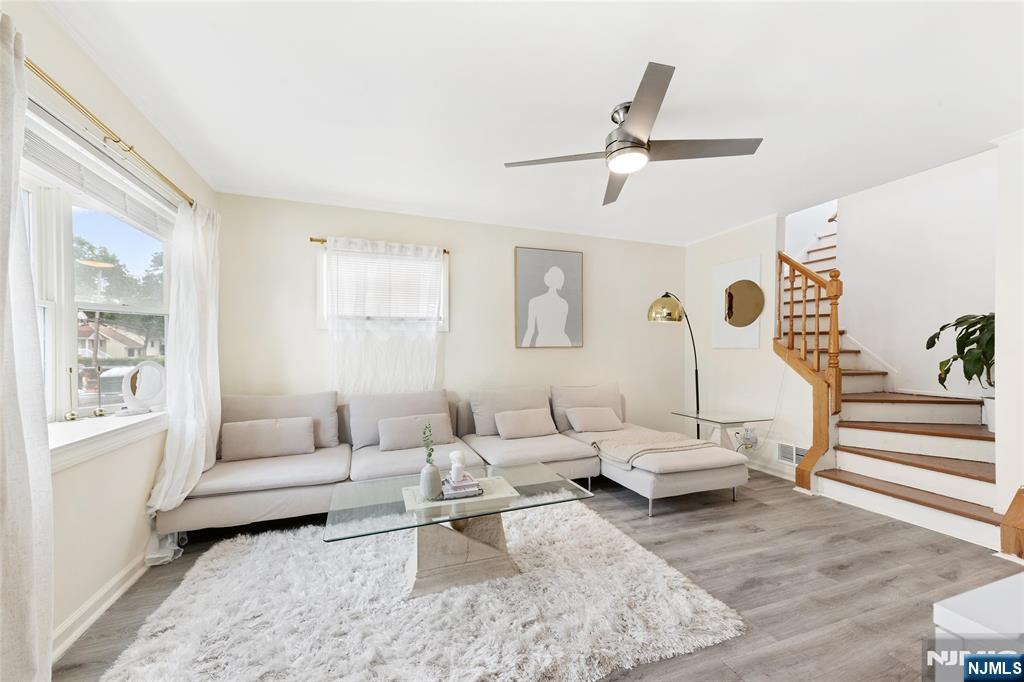 15 Carlson Place,Par-troy Hills Twp., NJ 07034