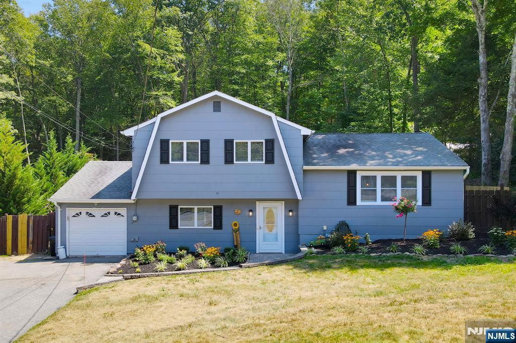 95 Morris Avenue,West Milford, NJ 07480