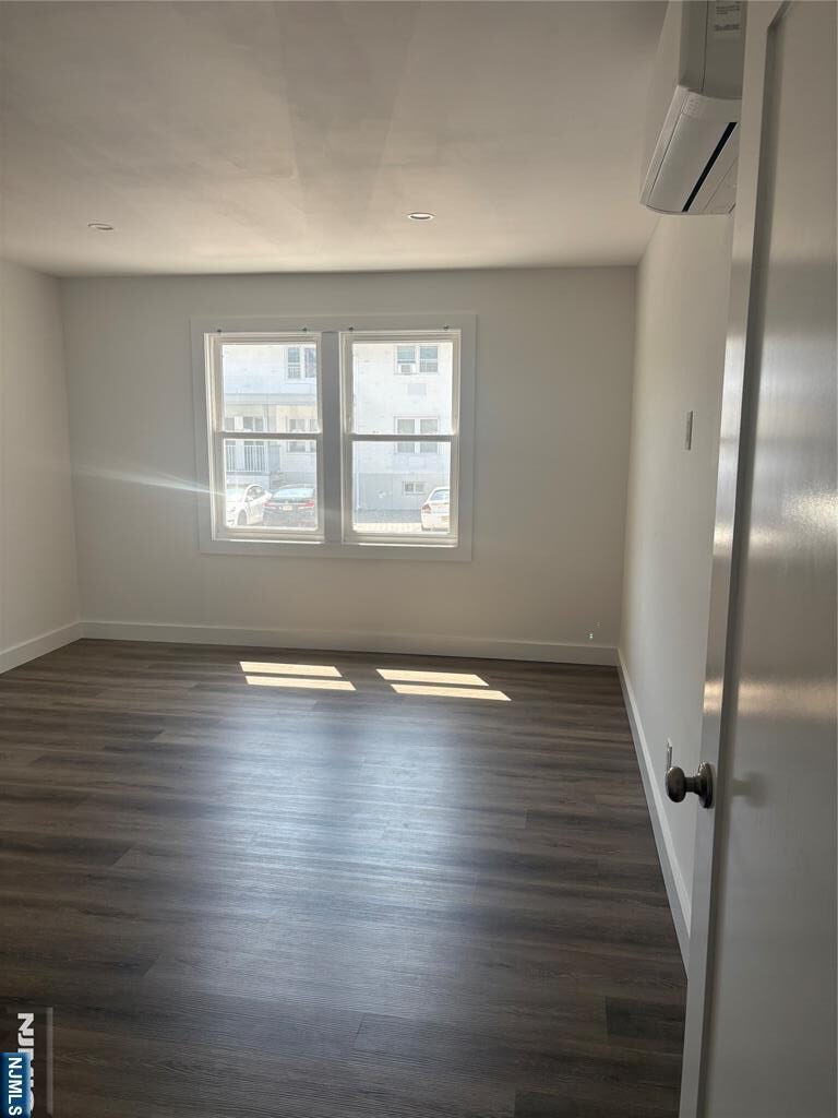 671 Midland Avenue,Garfield, NJ 07026