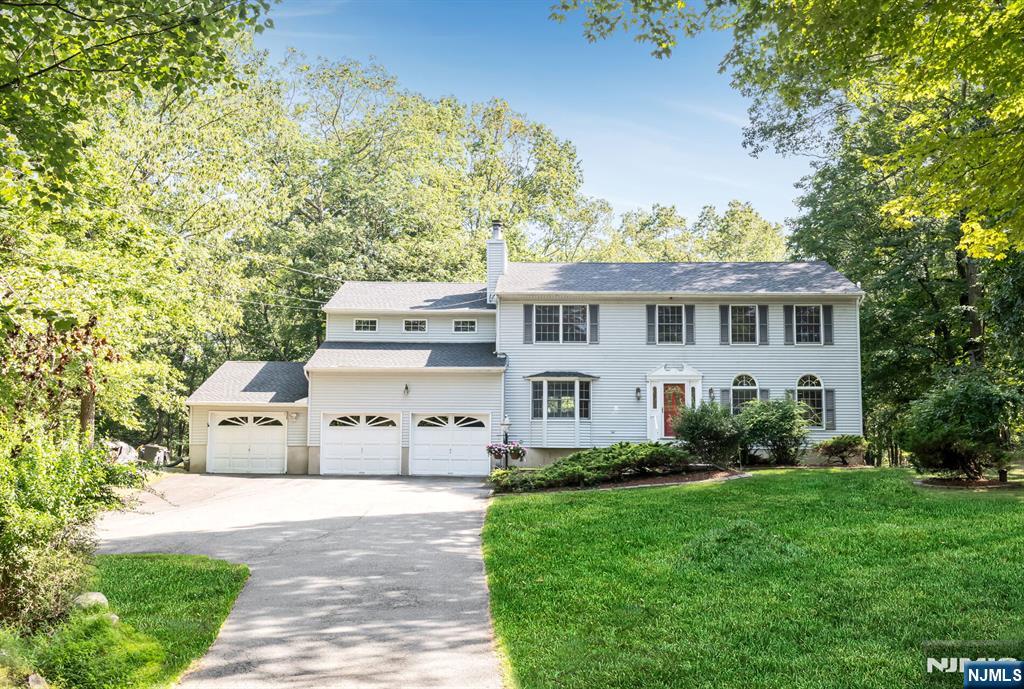 9 Papoose Trail,Hopatcong, NJ 07821