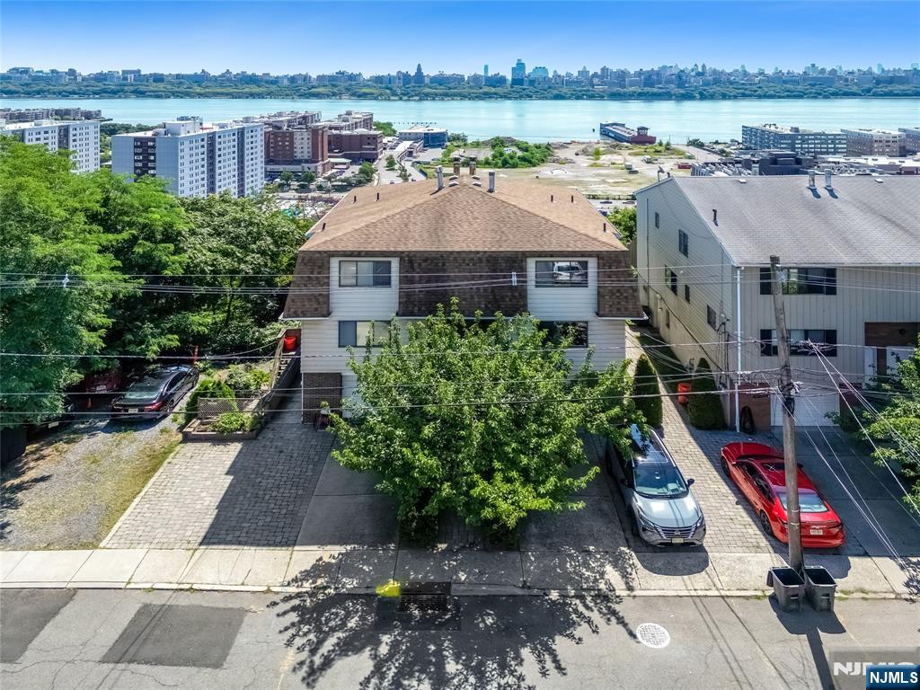 26 Manhattan Place,Cliffside Park, NJ 07010