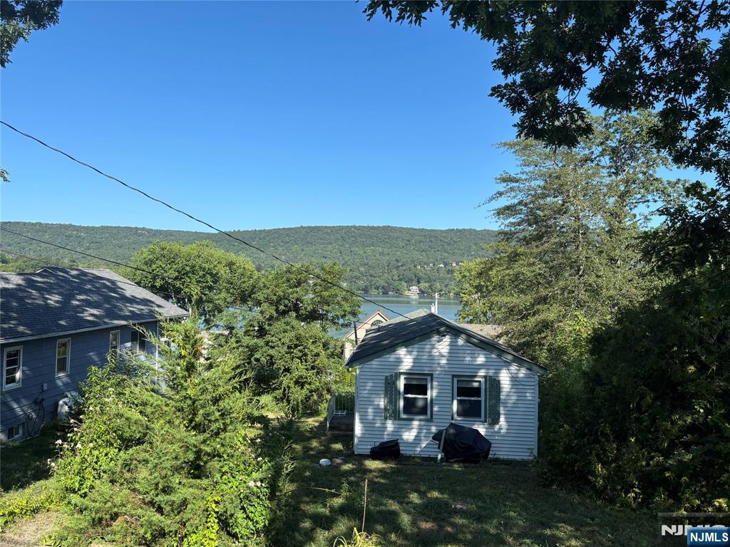117 Lake Park ,West Milford, NJ 07421
