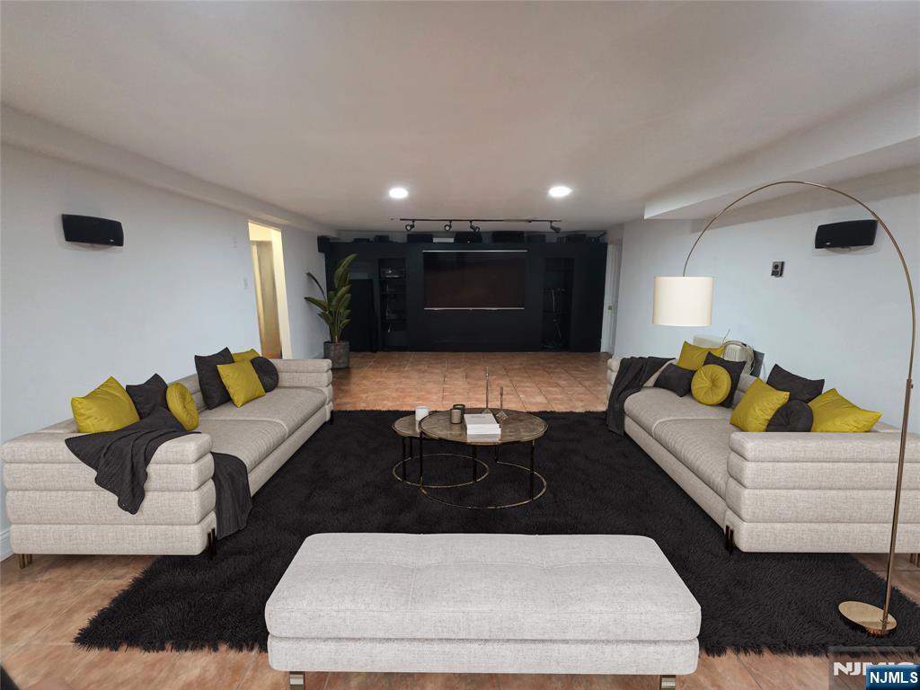 86 Keer Avenue,Newark, NJ 07112