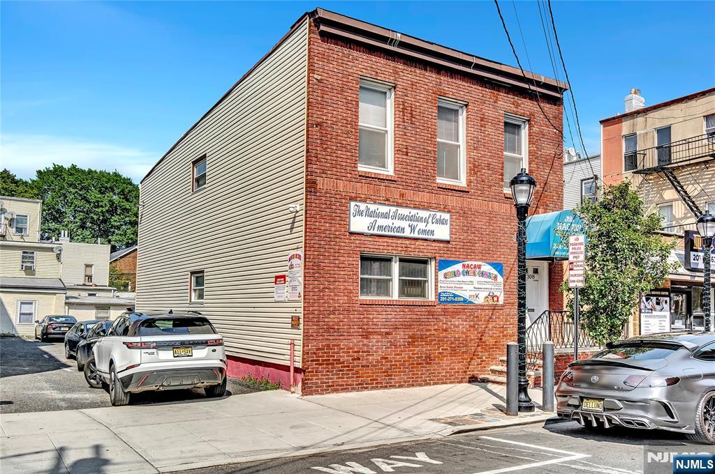308 38th Street,Union City, NJ 07087