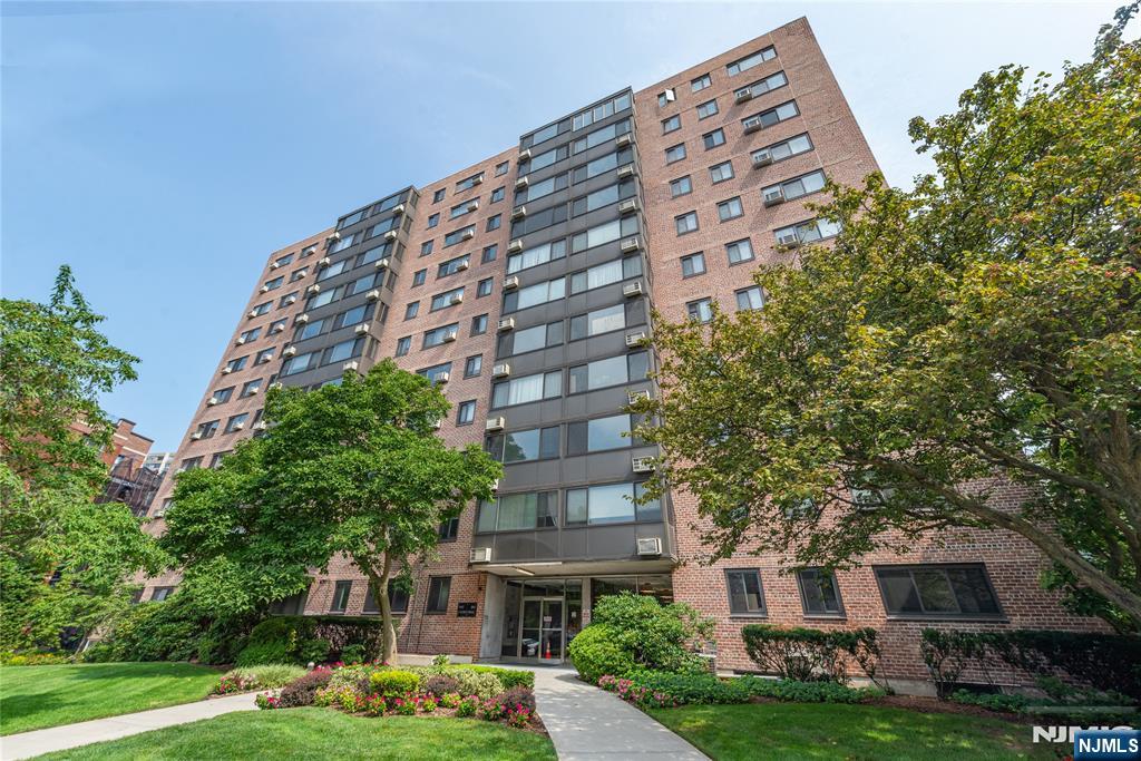 90 Prospect Avenue,Hackensack, NJ 07601