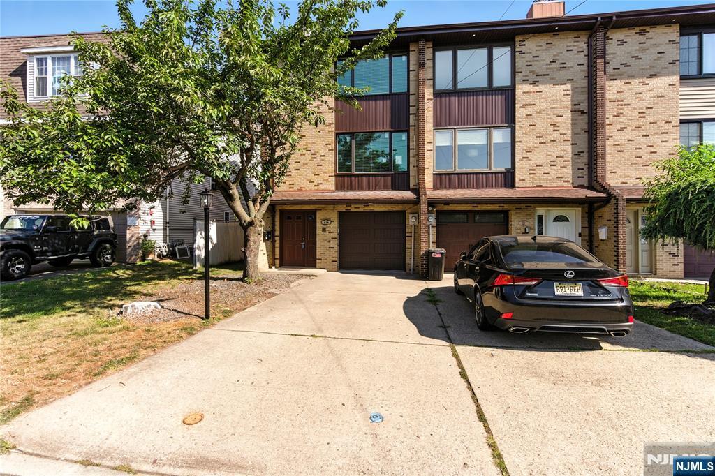 219 Grantwood Boulevard,Palisades Park, NJ 07650