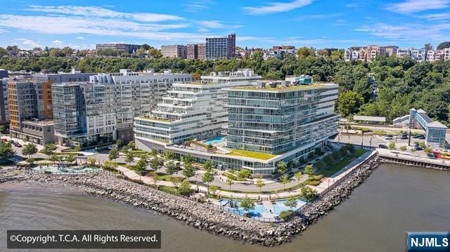 800 Ave At Port Imperial ,Weehawken, NJ 07086