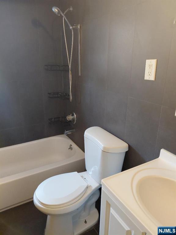 230 Roosevelt Avenue,Lodi, NJ 07644