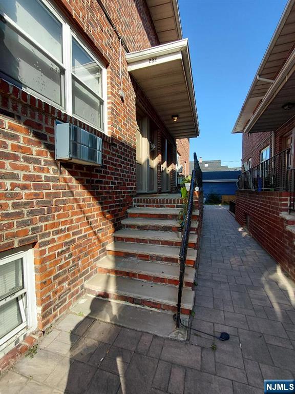 232 Roosevelt Place,Lodi, NJ 07644