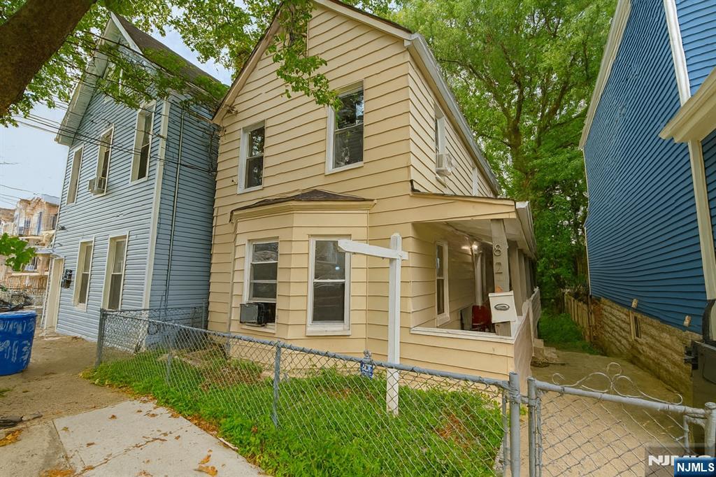 82 Palm Street,Newark, NJ 07106