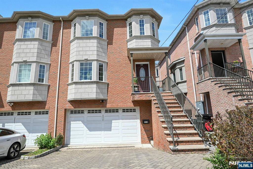 221 10th ,Palisades Park, NJ 07650